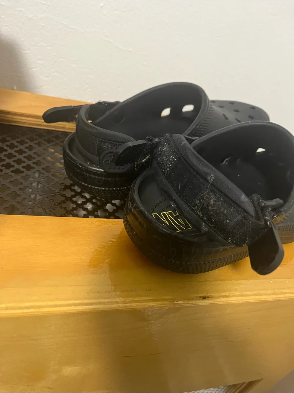 CROCS Black Kids Clog with Yellow Batman Jibbitz